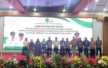 jamuan makan siang sekaligus silaturahmi dan ramah tamah bersama keluarga di Pendopo Odah Etam, Tenggarong. (Irvan/dutakaltimnews.com)
