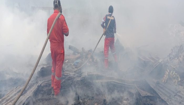 Sehari Empat Kali Karhutla, 38 Hektare Lahan di Samboja Terbakar 2 Upaya pemadaman karhutla di Kecamatan Samboja.(Disdamkarmatan Kukar)