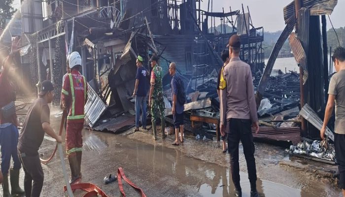 Enam Rumah di Loa Janan Dilalap Api, Kerugian Capai Rp700 Juta