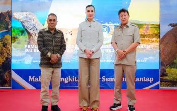 Menpar Widiyanti Bertemu Ekosistem Pariwisata Labuan Bajo, Dorong Pemulihan dan Penguatan Ketangguhan Destinasi Pascagempa. (Dok. Kementerian Pariwisata)