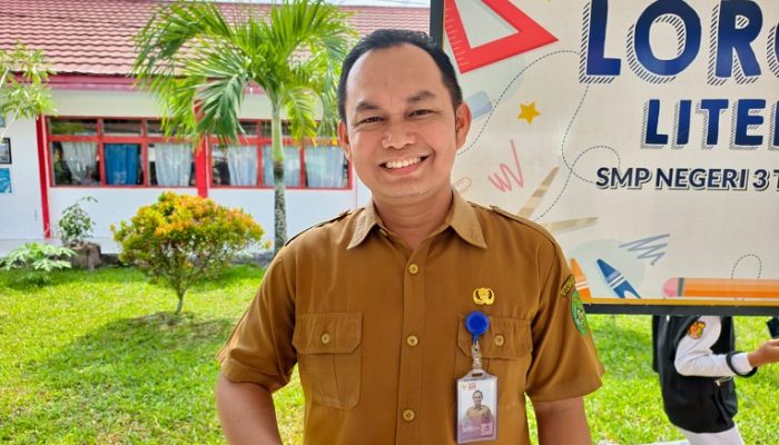 Seragam Gratis Disambut Positif, SMPN 6 Tenggarong Bagikan Perlengkapan Sekolah kepada 28 Siswa