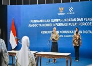 Menkomdigi Meutya Hafid menyampaikan amanat dalam acara Pengambilan Sumpah Jabatan dan Pengukuhan Anggota KIP Periode 2026-2030 di Media Center, Kantor Kementerian Komdigi, Jakarta Pusat. (Dok: komdigi.go.id)