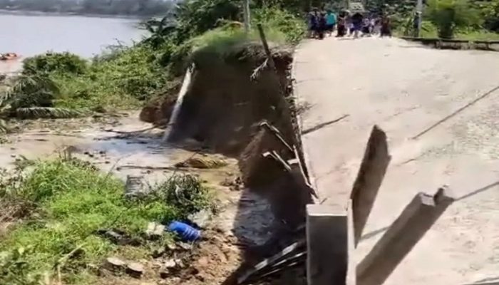 Jalan Penghubung Antar Kabupaten di Muara Muntai Ambruk, Longsor 50 Meter Lumpuhkan Akses Warga