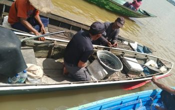 Nelayan Asal Loa Janan Diduga Tenggelam di Sungai Mahakam, Tim Gabungan Masih Lakukan Pencarian 3 Proses Pencarian Korban Hilang di Perairan Desa Jembayan, Kecamatan Loa Kulu (Dok. Polres Kukar)