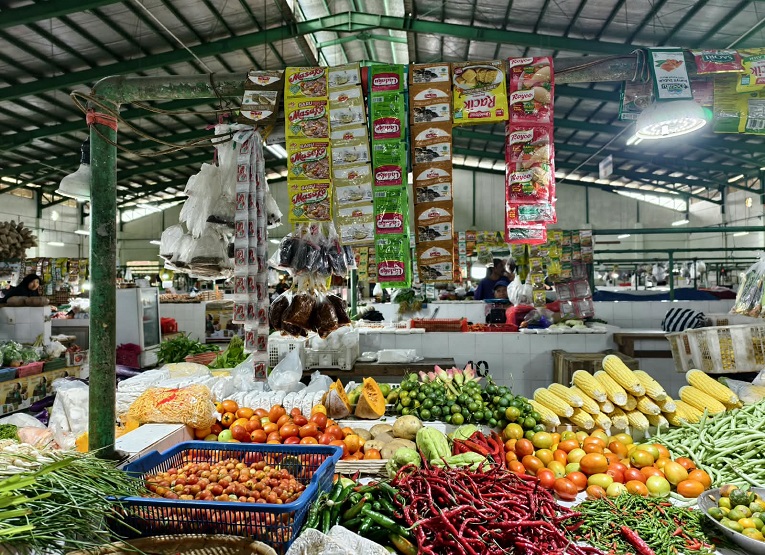 Lapak Pedagang di Pasar Mangkurawang, Tenggarong (Dok. Andri/dutakaltimnews.com)