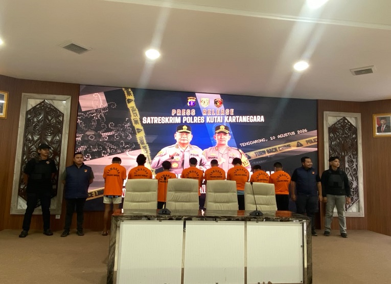 Press Release Kekerasan Secara Bersama-Sama yang Mengakibatkan Korban Meninggal Dunia dan Luka Berat. (Irvan/dutakaltimnews.com)