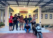 Pelaku Saat di Amankan Petugas Kepolisian. (Dok. Polsek Kenohan)