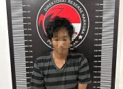 Pelaku Saat di Amankan Petugas Kepolisian. (Dok. Polres Kukar)