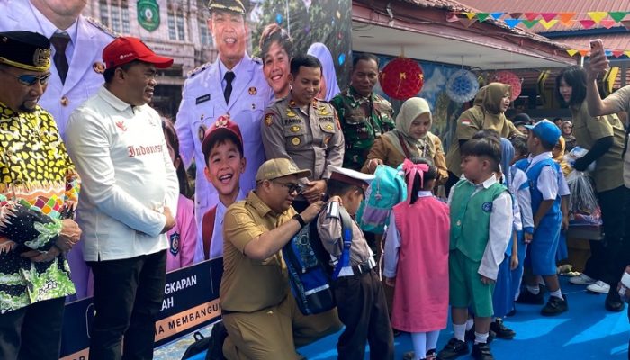 Lengkap! Siswa Baru PAUD-SMP di Kukar Dapat Seragam, Tas, Sepatu hingga Buku Gratis