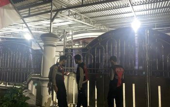 Ada Dugaan Tipikor, Polisi Geledah Rumah di Tenggarong hingga Malam