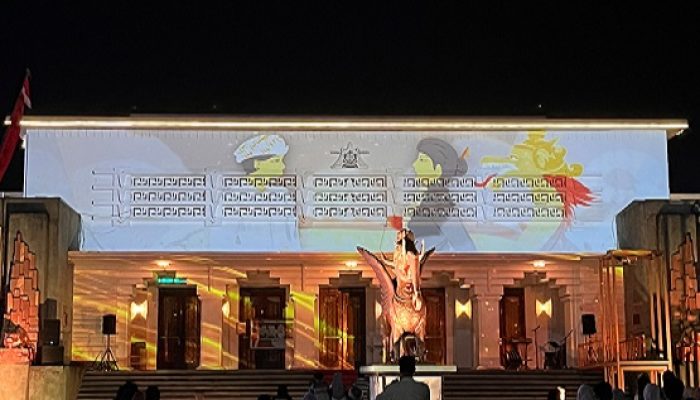 pertunjukan di halaman museum mulawarman