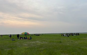 Pesona Hamparan Hijau di Tengah Danau Semayang. (Dok. Pengelola Desa Wisata Pela, Alimin Ajarbaizan)