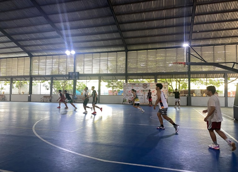 Suasa Seleksi Atlet Basket Untuk Persiapan Menuju Ajang Porprov Kaltim 2026 di GOR DPRD Kukar. (Irvan/dutakaltimnews.com)