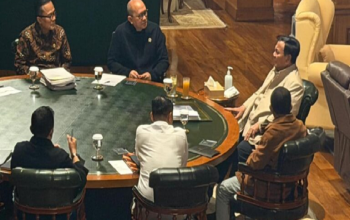 Gelar Pertemuan di Hambalang, Presiden Prabowo Dorong Percepatan Hilirisasi dan Penataan BUMN 3 Presiden Prabowo Subianto menerima Menteri Investasi dan Hilirisasi sekaligus Chief Executive Officer (CEO) Danantara Rosan Roeslani, Menteri Energi dan Sumber Daya Mineral (ESDM) Bahlil Lahadalia, serta jajaran Danantara di kediamannya di Hambalang, Kabupaten Bogor, Provinsi Jawa Barat, Jumat, 4 September 2026. (Foto: Sekretariat Presiden).