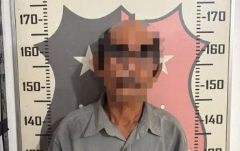 Bakar Lahan Dekat Pipa Pertamina, Warga 67 Tahun di Muara Jawa Diamankan Polisi 5 Pelaku Saat di Amankan Petugas Kepolisian. (Dok. Polsek Muara Jawa)
