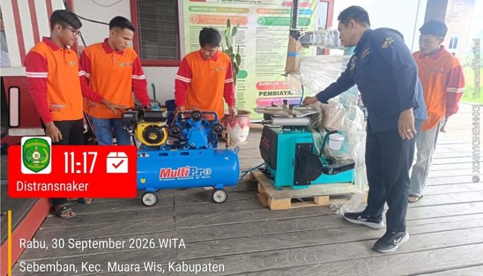 Dorong Usaha Mandiri, Disnaker Kukar Beri Pelatihan dan Bantuan Perbengkelan untuk Warga Muara Wis