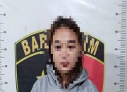 Pelaku Saat di Amankan Petugas Kepolisian. (Dok. Polsek Tenggarong Sebrang)
