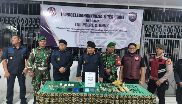 Razia Gabungan di Lapas Tenggarong, Petugas Temukan 5 HP dan Senjata Tajam