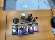 Barang-Barang Milik Pelajar Yang di Sita Petugas. (Irvan/dutakaltimnews.com)