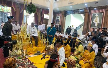 Beluluh Sultan Kutai Kartanegara Ing Martadipura dalam rangka Erau Adat Kutai Tahun 2026, bertempat di Kedaton Kesultanan Ing Martadipura. (Van/dutakaltimnews.com)