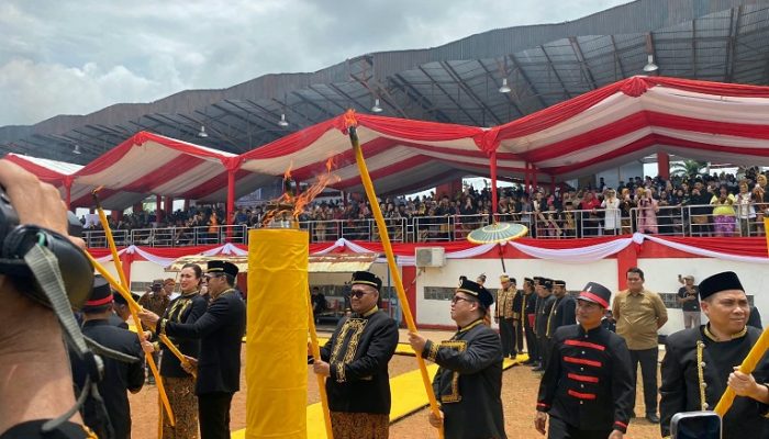Persiapan Erau Adat Kutai 2026 Capai 85 Persen, Ratusan Penari Tetap Berlatih di Tengah Kabut Asap