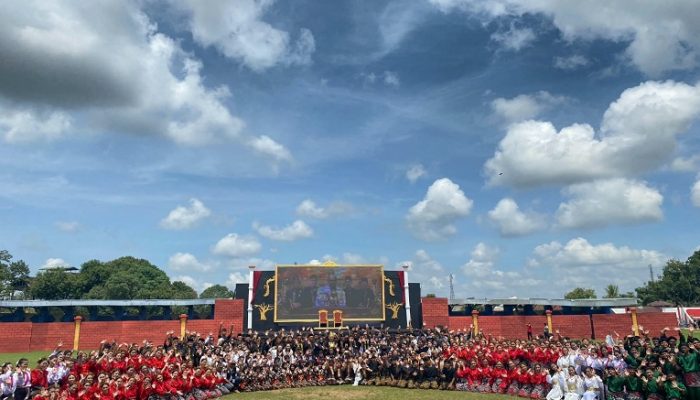 Persiapan Erau Adat Kutai 2026 Capai 85 Persen, Ratusan Penari Tetap Berlatih di Tengah Kabut Asap 2 erau20251