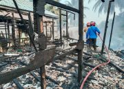 Tungku Kayu Diduga Jadi Penyebab, Dua Rumah di Manunggal Jaya Ludes Terbakar