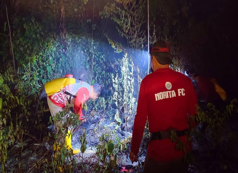 Proses Pemadaman Karhutla di Desa Kedang Murung, Kecamatan Kota Bangun (Dok. Damkar Sektor Kota Bangun)