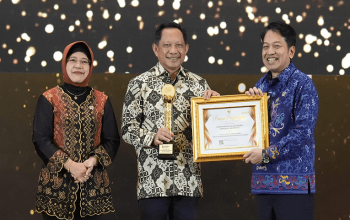 Kementerian Dalam Negeri (Kemendagri) meraih penghargaan pada kategori kementerian dalam Anugerah Hari Statistik Nasional Tahun 2026. (Dok. Kementerian Dalam Negeri)