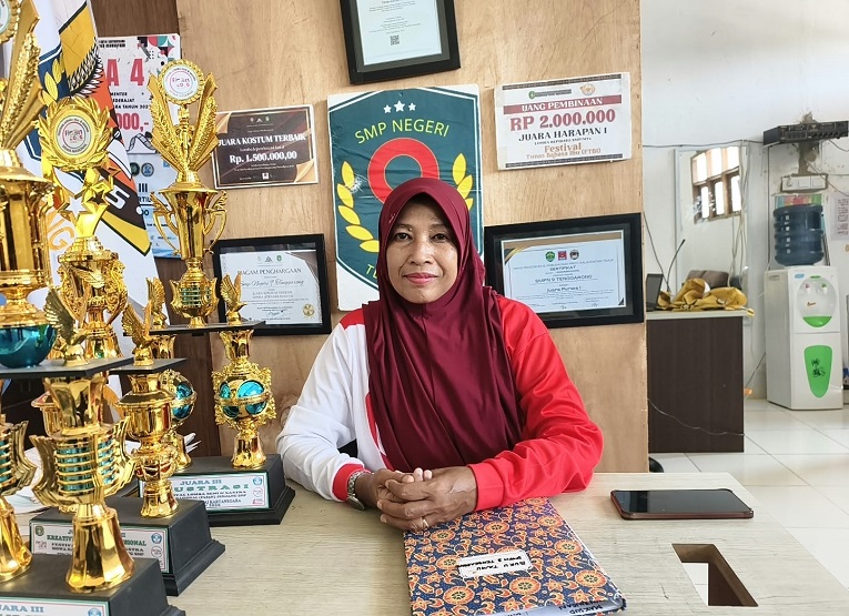 Kepala SMPN 9 Tenggarong, Siti Setijawati (Dok. Andri/dutakaltimnews.com)