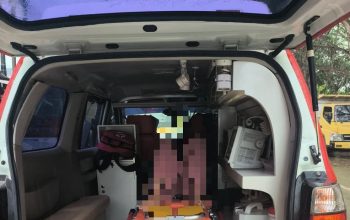 Korban Saat di Evakuasi Petugas. (Dok. Disdamkarmatan Kukar)