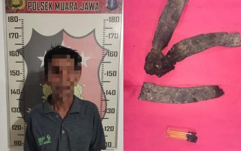 Pelaku Saat di Amankan Petugas Kepolisian. (Dok. Polsek Muara Jawa)