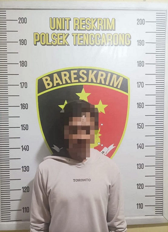 Pelaku Saat di Amankan Petugas Kepolisian. (Dok.Polsek Tenggarong)