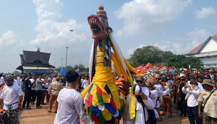 Puncak Erau Adat Kutai 2026 Meriah, Pemkab Kukar Ajak Masyarakat Jaga Warisan Budaya