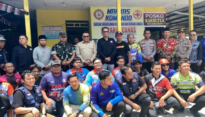 Bupati Kukar Dorong Kolaborasi dan Perkuat Dukungan untuk Relawan Karhutla 2 pemberian bantuan 2