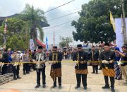 Bupati Aulia Buka Expo dan Bazar Erau 2026, UMKM Kukar Didorong Perkuat Ekonomi Daerah 9 Bupati Kukar, Aulia Rahman Basri Membuka Expo, Bazar dan UMKM dalam rangka Erau Adat Kutai 2026, di parkir Stadion Rondong Demang Tenggarong. (Van/dutakaltimnews.com)