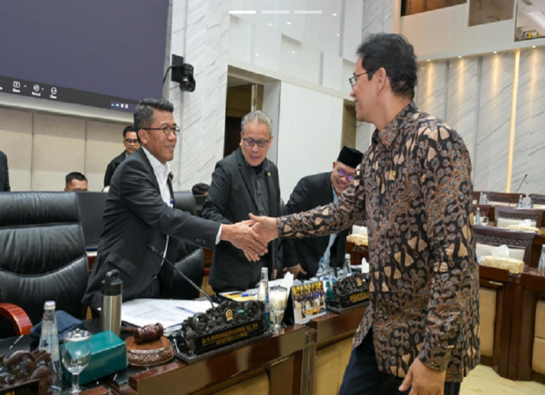 Menteri Keuangan (Menkeu) Purbaya Yudhi Sadewa bersama Komisi XI Dewan Perwakilan Rakyat (DPR) RI menyepakati Rencana Kerja dan Anggaran (RKA) Kementerian Keuangan (Kemenkeu) Tahun Anggaran 2027 dalam Rapat Kerja Komisi XI DPR RI dengan Menkeu di Jakarta. (Dok. Kementerian Kuangan)