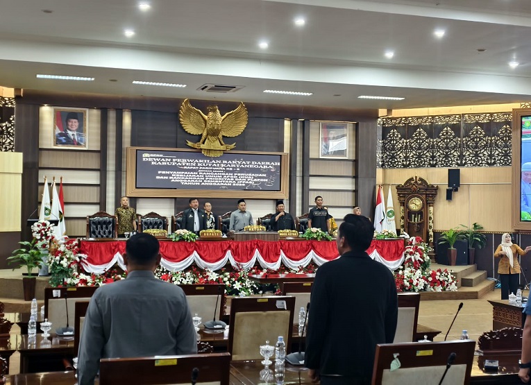 Rapat Paripurna Ke-2 DPRD Kukar dengan agenda penyampaian Rancangan Perubahan Kebijakan Umum APBD (KUA) dan Rancangan Perubahan Prioritas dan Plafon Anggaran Sementara (PPAS) Tahun Anggaran 2026 (Foto : Andri/dutakaltimnews.com)