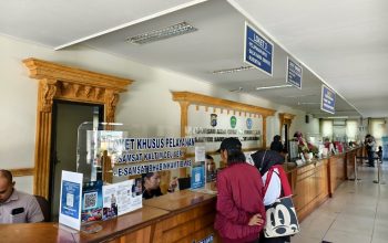 Kepala UPTD PPRD (Pusat Pelayanan Pajak dan Retribusi Daerah) / Kantor Bersama Samsat Wilayah Kutai Kartanegara, Hj. Ida Nuraini, SH., M.Si (Foto : Andri/dutakaltimnews.com)