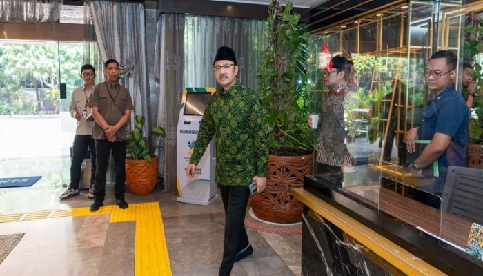 Sidak Kantor, Gus Ipul Ajak Kawal Gerakan Indonesia ASRI dan Jadi Agen Perlinsos