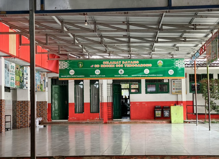 Mewujudkan sekolah yang benar-benar ramah bagi anak ternyata tidak cukup hanya dengan memasang papan bertuliskan "anti-bullying". Berbagai detail di lingkungan sekolah juga harus diperhatikan agar aktivitas belajar siswa berlangsung aman dan nyaman.