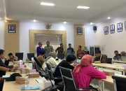 Jaga Integritas Hakim, KY Ajak Masyarakat Ikut Awasi Peradilan 10 Seminar Edukasi Publik bertema “Optimalisasi Peran Penghubung Komisi Yudisial dalam Menjaga dan Menegakkan Integritas Hakim” di Ruang Rapat Rektorat Lantai 2 Unikarta, Tenggarong. (Irvan/dutakaltimnews.com)