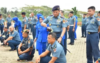 Upacara Kenaikan Pangkat Personal Kodaeral XII di Mempawah. (Dok. Tentara Nasional Indonesia)