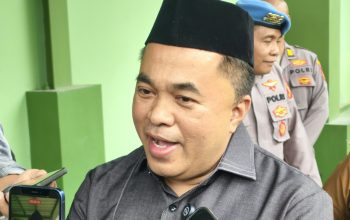 Ketua DPRD Kukar Ahmad Yani Saat Menghadiri Acara Syukuran HUT TNI Ke-81 di Makodim 0906 Kukar