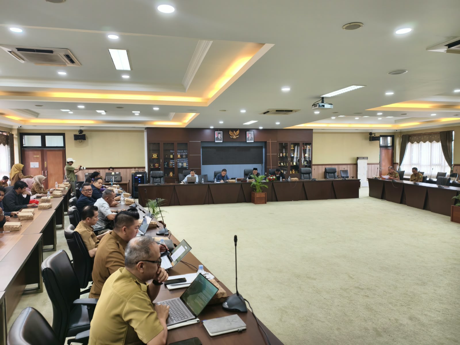 RDP DPRD Kukar Membahas Aset Unikarta (Foto : Andri/dutakaltimnews.com)