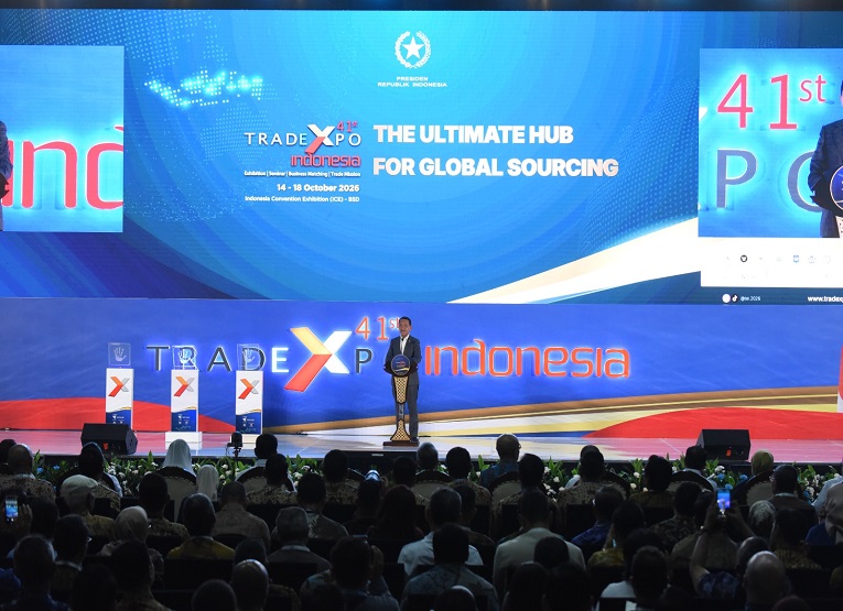 Menteri Koordinator Bidang Hilirisasi dan Transisi Energi sekaligus Menteri Energi dan Sumber Daya Mineral (ESDM) Bahlil Lahadalia saat mewakili Presiden RI Prabowo Subianto membuka Trade Expo Indonesia (TEI) ke-41 di Tangerang, Rabu (14/10). (Dok. Kementerian Energi dan Sumber Daya Mineral)