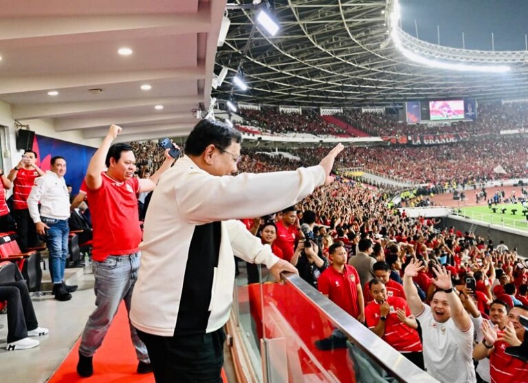 Presiden Prabowo Subianto menyaksikan langsung perjuangan Tim Nasional Indonesia mencetak sejarah dengan menjuarai edisi perdana FIFA ASEAN Cup 2026 di Stadion Utama Gelora Bung Karno (SUGBK), Jakarta, pada Senin malam, 5 Oktober 2026. (Dok. Sekretariat Negara Republik Indonesia)