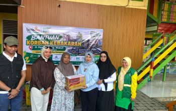 YJI Kaltim dan TP PKK Kukar Salurkan Bantuan untuk 73 KK Terdampak Kebakaran di Jalan AM Alimuddin 2 YJI Cabang Kalitim bersama Tim TP PKK) Kabupaten Kukar, meninjau kondisi sekaligus menyalurkan bantuan kepada warga terdampak kebakaran di Jalan AM Alimuddin, RT 33, Kelurahan Melayu, Kecamatan Tenggarong. (Irvan/dutakaltimnews.com)