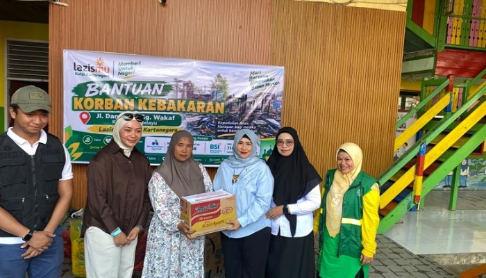 YJI Kaltim dan TP PKK Kukar Salurkan Bantuan untuk 73 KK Terdampak Kebakaran di Jalan AM Alimuddin