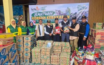 Muhammadiyah Kukar Salurkan Bantuan untuk Korban Kebakaran di Kelurahan Melayu 4 Penyerahan Bantuan dari PD Muhammadiyah Kukar Kepada Korban Yang Terdampak Kebakaran di Jalan AM Alimuddin (Dok. PD Muhammadiyah Kukar)